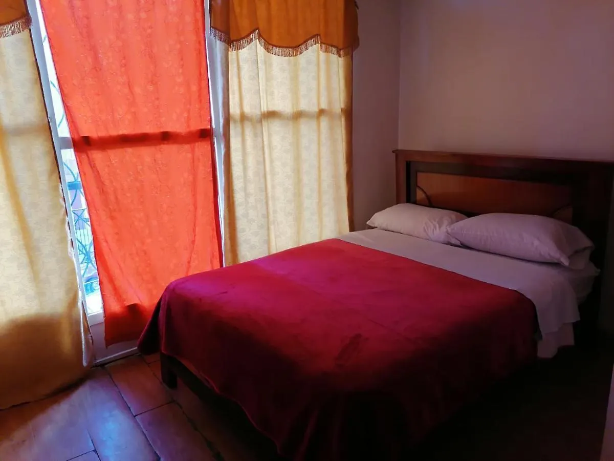 Hostal Familia Quito 0*,  Ecuador